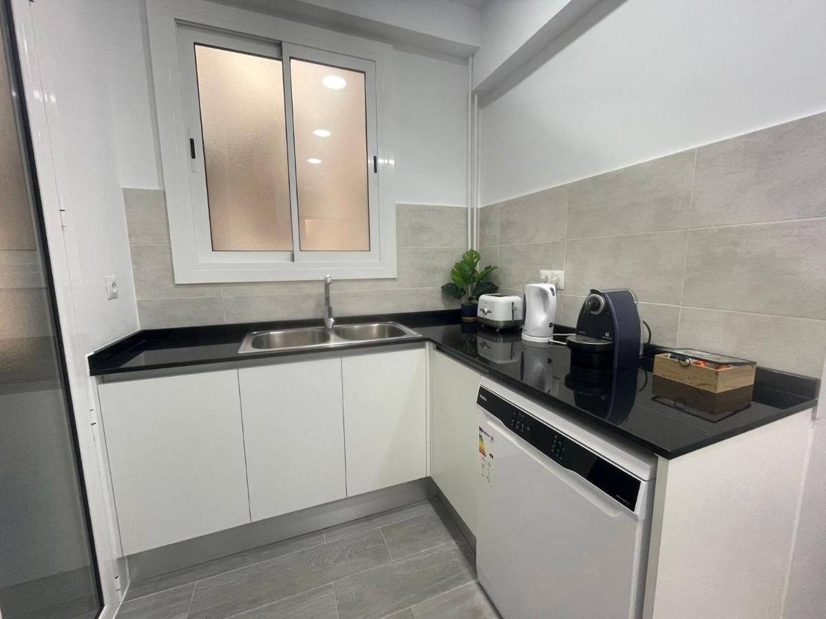 Family-Friendly Home In Central Barcelona 4Bdr Exteriör bild